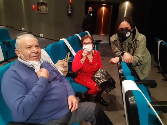 En #Alcobendas con buena gente viendo la obra teatral “Las mujeres del Carbón” que con danza y flamenco explica la lucha de las mujeres por sus derechos laborales. Esta actuación está dentro de 25-N, el día internacional para eliminar la violencia contra la mujer https://t.co/rvWZs2ZPcJ