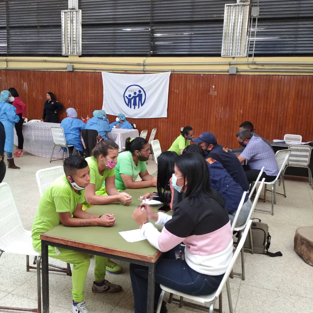 mirelct's tweet photo. #26denov Jornada de Atención Jurídica y de Salud en las instalaciones del Instituto Nacional de Orientación Femenina (INOF) y el Centro de Reclusión para Procesadas La Crisálida, en coordinación con los órganos de administración de justicia y el apoyo del @OAlTequesIvss https://t.co/8VQrrZXnaq