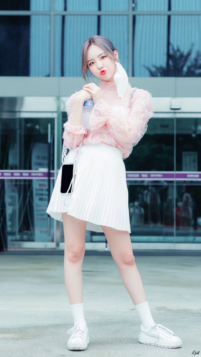 apithinker's tweet photo. pretty in pink 💗🌺💒🌷🍥🎀🌸
#CHEONGEUM #API https://t.co/ecNeskN9G0