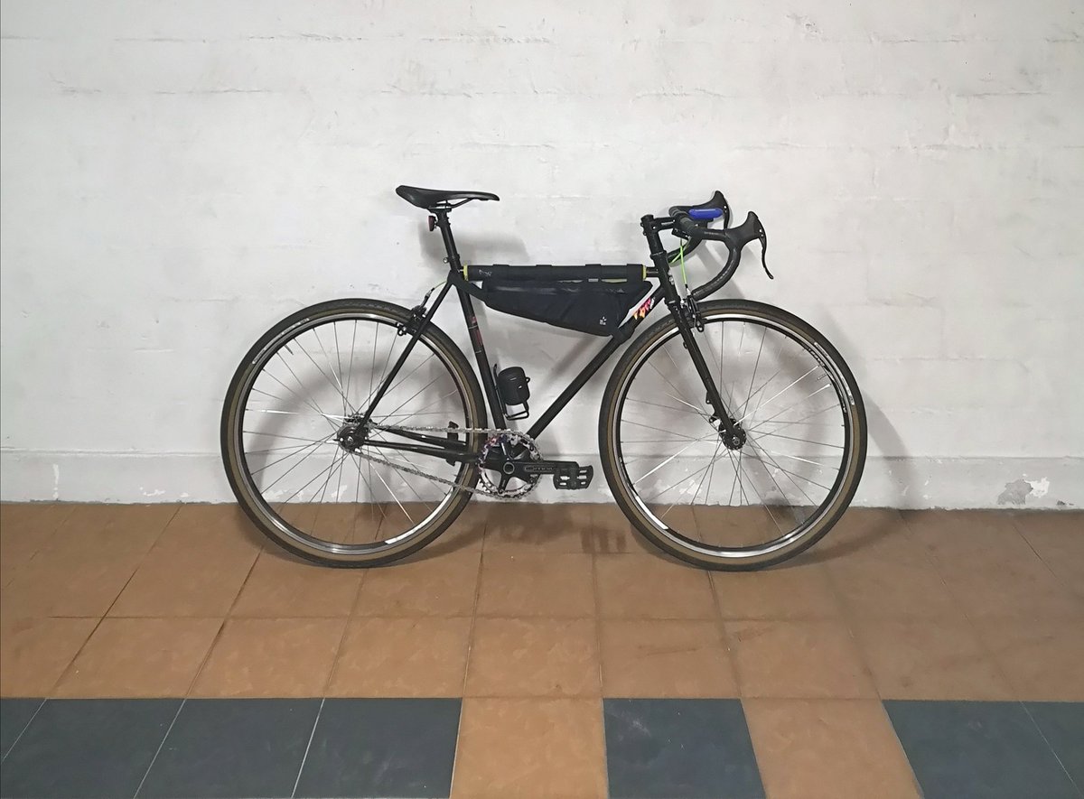 jamal_wagiman's tweet photo. My commuter bike to Sultan Gate

@Crankarmsteady #derailleurbasterds #graveleurbasterds #surly #surlysteamroller https://t.co/Ut3JEq1ogp
