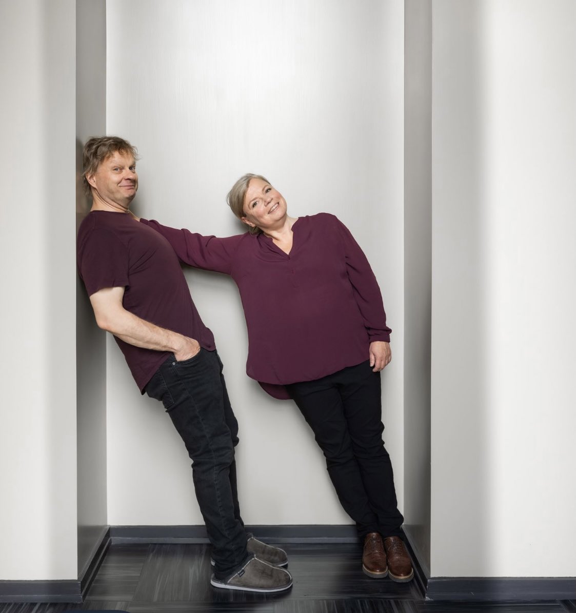 Lotta6sto's tweet photo. Huomenna vierailuteatterien aatelinen eli @OulunTeatteri klo 19 Sanat ja sävel. Turvallisesti tervetuloa! #rakkaus #intohimo #tyhjänpesänsyndrooma #eevakilpi #mozart #timoparvela #bach #claesandersson #bernstein @IiroRantala #oulu https://t.co/TsDl35X68Z