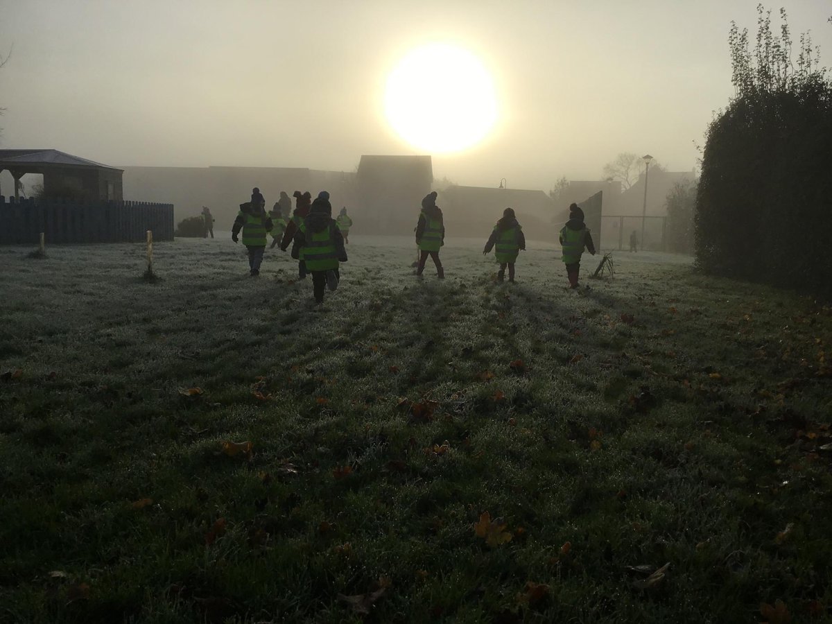 Perfect day for learning in the moment.. Exploring the wintery weather, fog and frost, the children showed high levels of fascination and curiosity making frosty marks in the ice  on our early morning welly walk today ❄️