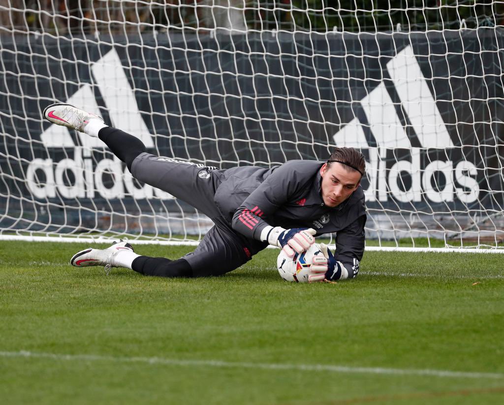 Andrey Lunin (@andreylunin13) on Twitter photo #26Noviembre
NUEVA JORNADA DE <a href="/LaLiga/">LALIGA</a>
🇪🇸 Ya estamos preparando el partido frente al <a href="/Alaves/">Deportivo Alavés</a> #HalaMadrid !!!
🇺🇦 Ми вже готуємося до матчу проти "Депортіво Алавес".
#RMCity #laliga <a href="/realmadrid/">Real Madrid C.F.</a> #26Noviembre
NUEVA JORNADA DE <a href="/LaLiga/">LALIGA</a>
🇪🇸 Ya estamos preparando el partido frente al <a href="/Alaves/">Deportivo Alavés</a> #HalaMadrid !!!
🇺🇦 Ми вже готуємося до матчу проти "Депортіво Алавес".
#RMCity #laliga <a href="/realmadrid/">Real Madrid C.F.</a>