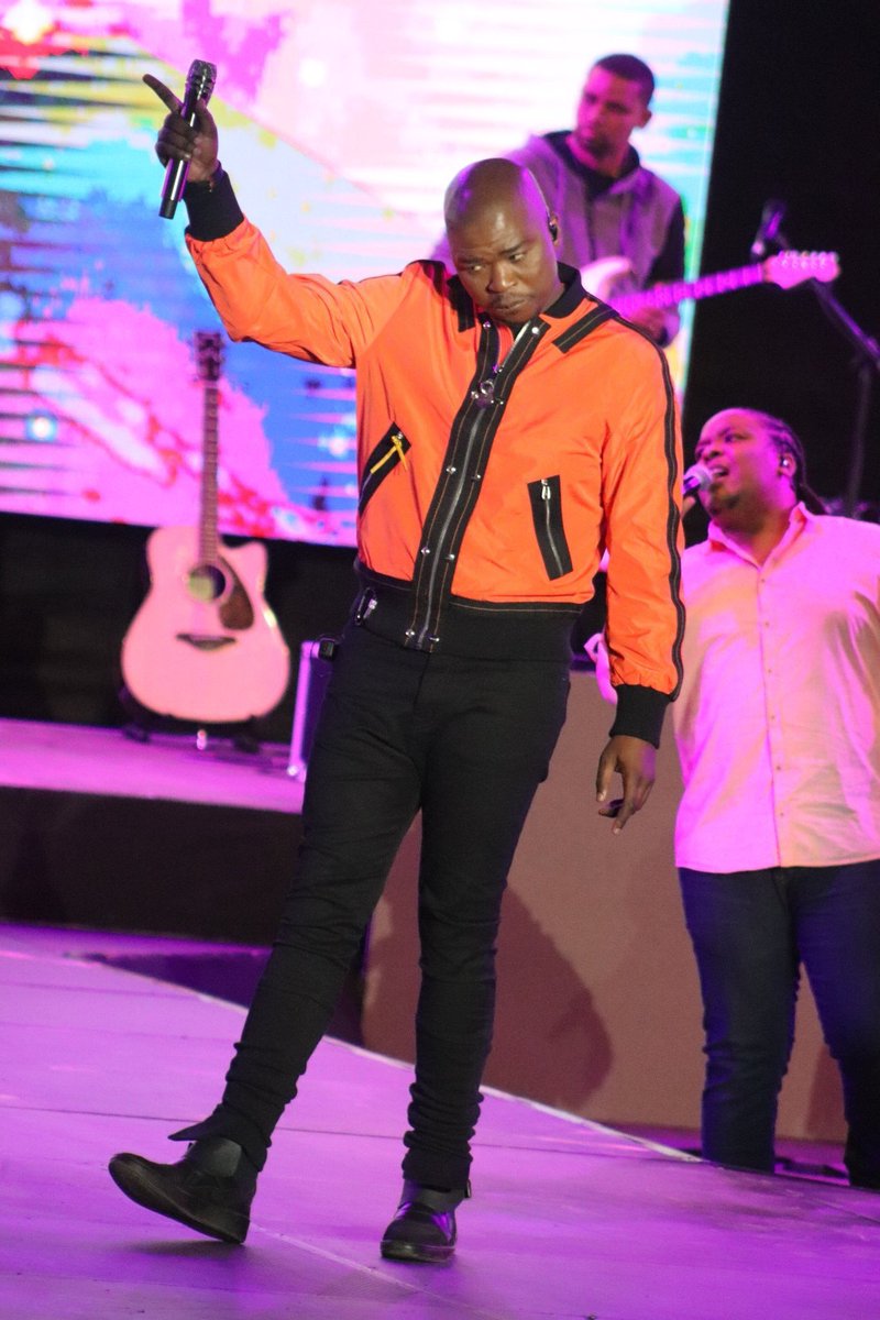 Mbali21250642's tweet photo. Everytime I come across this picture on my gallery I remember what Doc @DrTumisang did on this day #GOW18 🙆🏾‍♀️🥺♥️ https://t.co/BYzszSxDYP