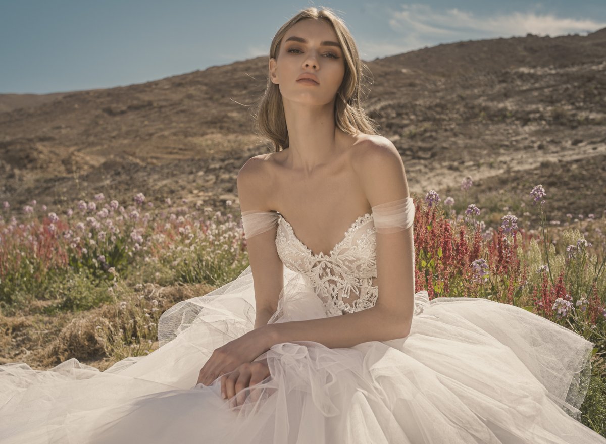 pninatornai's tweet photo. You can never go wrong with a tulle and lace ball gown! 

2021 #LOVEbyPninaTornai #Style14834 
Available @KleinfeldBridal 
Photo: Dvir Kahlon
Makeup: Ortal Elimeleh
Hair: Benjamin Ruimi https://t.co/zaQiSZ9CNN