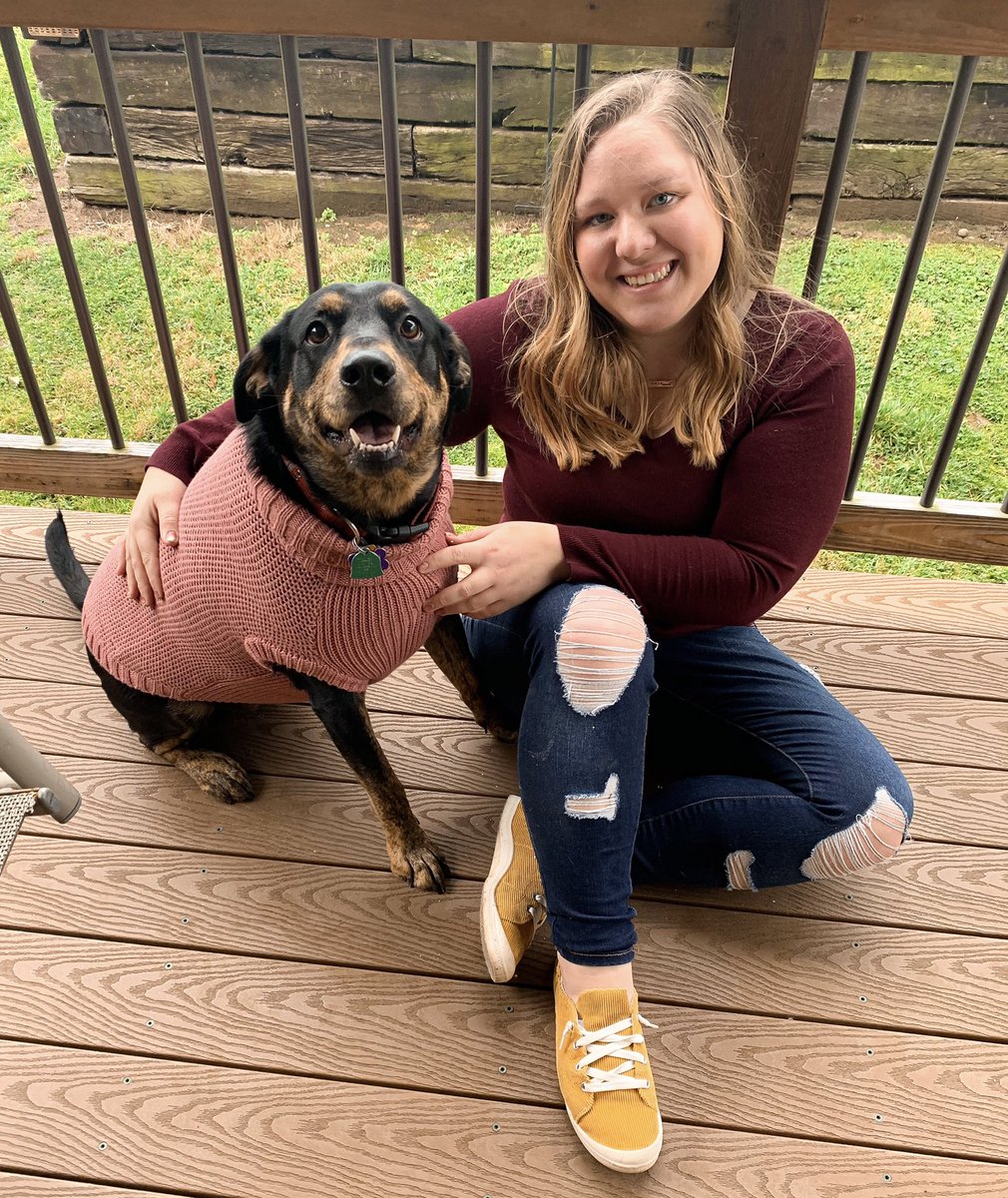 Ahbeck_41's tweet photo. Thankful for this cute pupper and sweater weather https://t.co/P8Iw3KZElh