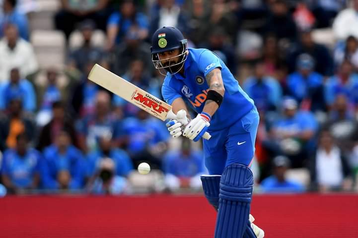 ImKohli_FC's tweet photo. 💬 "If you look at his record it’s second to none. There aren't too many chinks in his armour. He’s probably the best one-day player of all time."

High praise from Australia captain Aaron Finch for his India counterpart Virat Kohli ahead of the first #AUSvIND ODI 🙌 https://t.co/F33peOu5Cv