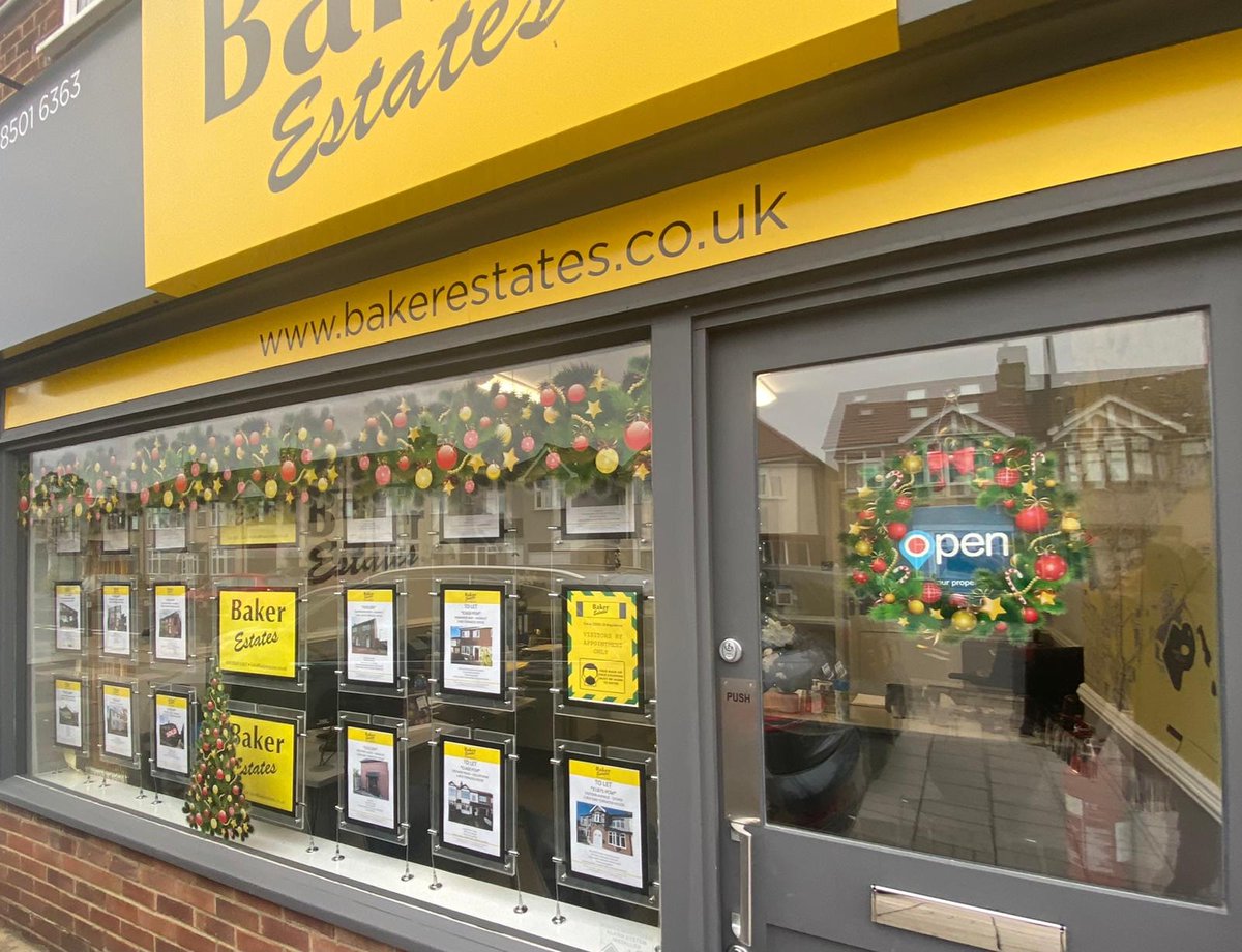 BakerEstates's tweet image. Getting ready for Christmas #Hainault #Christmas #estateagents #sellinghouses