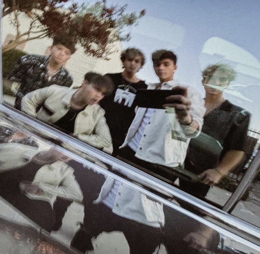 why don’t we,
thank you for being my escape from life. you guys make me so freakin happy and so thankful for you boys and ur music. love u and can’t wait to hug u again
#thankfulforwdw