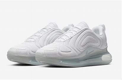 New Juniors White Nike Air Max 720 
out now !
#trainers #AirMax #Shoes #AirOffical