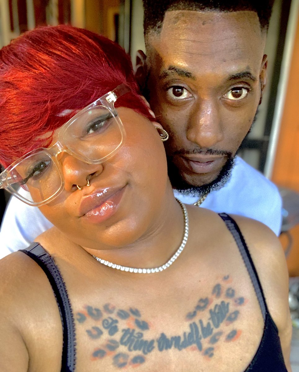 JustMojoPeriod's tweet image. I have a whole lot of things to be Thankful for but the #1 thing is you 🖤 @_king336_ #Thanksgiving2020 #BossBaes 

New Vlog dropping soon ✨

👄: “New New 👅” @molipcosmetics 
Earrings: @drapednjewelsboutique 
💧: @printsbyking 

#thanksgiving #youtube #youtubecouples
