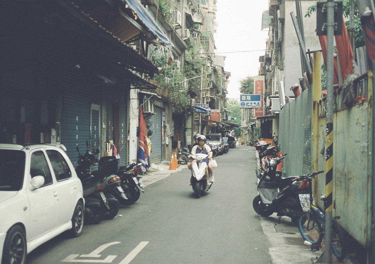 RincoKoyama's tweet photo. フィルムで撮る、台湾の朝。 https://t.co/BvFjgQVw5k