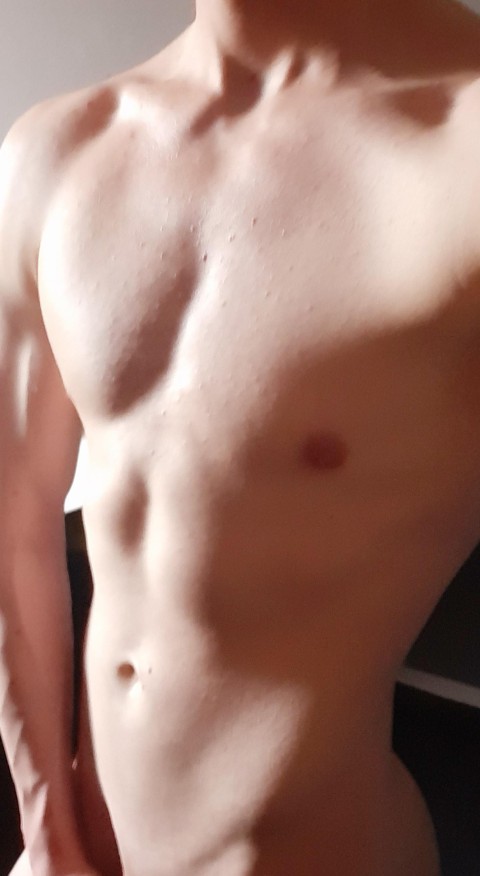 Twink Body André Schmidt-Ewert ar Twitter: