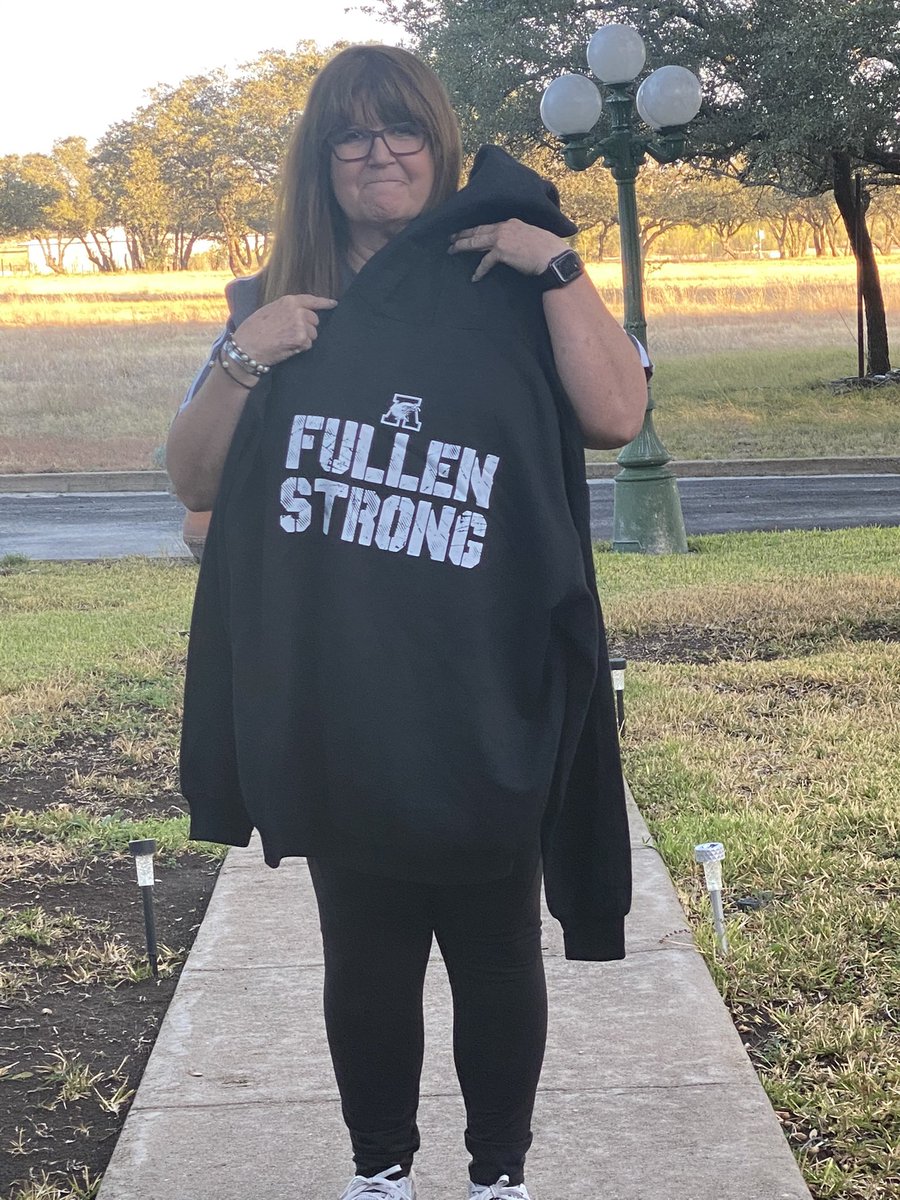 GizmoMemes65's tweet photo. @coachfullen Hey Coach Fullen.....know what time it is....BLACK SHIRT TIME! #FullenStrong! https://t.co/pL7AybzjI8