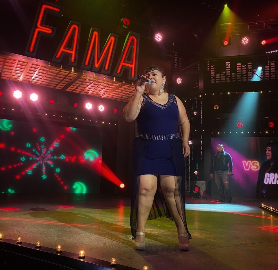 TQuierenFama's tweet photo. ¡Gris cada vez se presenta más segura en el escenario! 🌹 🎶 #MeRifoADueloCon
🔹Aquí la transmisión EN VIVO y GRATIS de Azteca UNO. >> https://t.co/M2fxM27vFL https://t.co/5melSXQ5vk