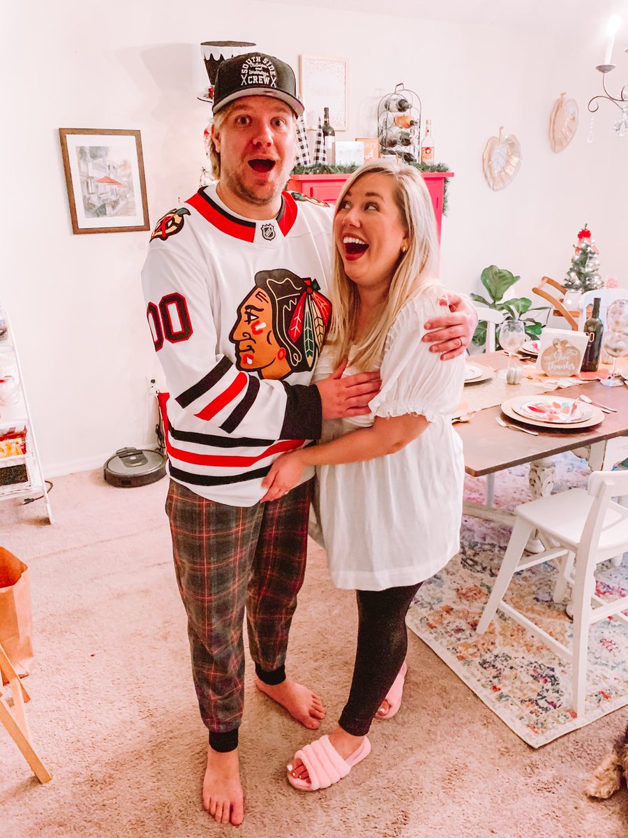 moderndaygrswld's tweet photo. Well hello there... I’m thankful for a (fingers crossed) healthy #BabyV2, my Poptart, and the amazing @BlakeleyVinicky https://t.co/lOJsXFl5Ml