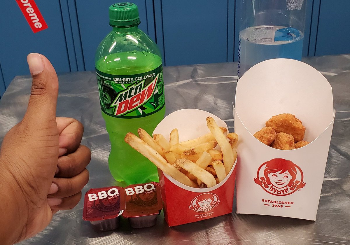 the_regressor's tweet photo. I kinda expected the company to provide some kind of pre-packaged food or meal for everyone working today, like they have every Thanksgiving: I was wrong π
So thankyou airport Wendy's employees for still being open. Bless y'all π
#thanksgivingatwork https://t.co/DFj8IA2rdS