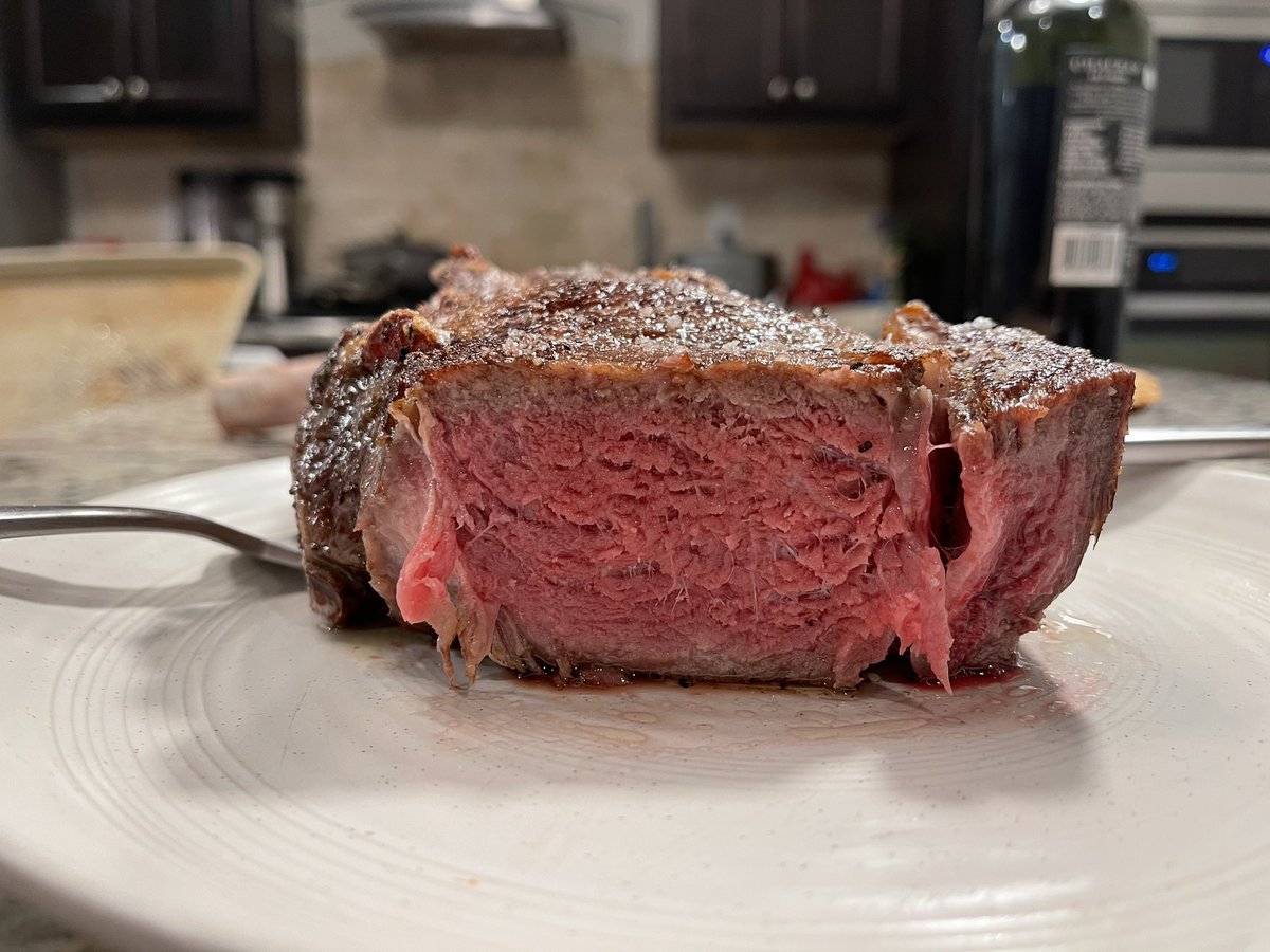 MikeRyanDev's tweet photo. Cross section for #MeatDevs in case you were wondering if your boy can cook a steak https://t.co/lj5fYH3TfR