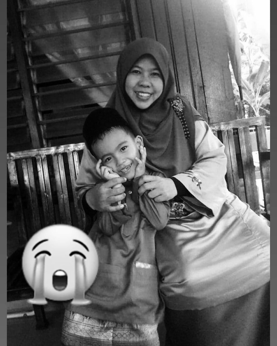 RozieGegee's tweet photo. 26.11.2020
Uda dah pergi tggl kan kami..
Berehat la uda..3 tahun uda berjuang melawan sakit uda..uda orang y hebat..smpai akhir hayat uda..uda tak pernah menyusah kan sesiapa..
#cancerfighter 
#breastcancer https://t.co/TfxmTr91Tf