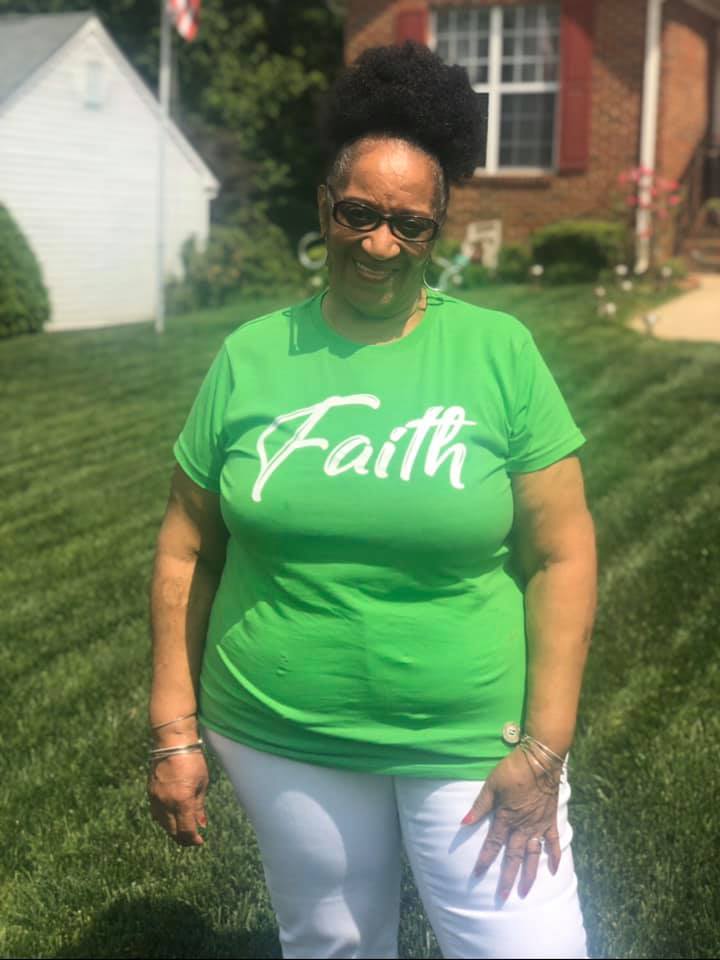 JessArnoldTV's tweet photo. Far too many families are missing loved ones this #ThanksgivingDay b/c of #COVID.

Shanta Leake-Cherry lost her mother, brother, and sister in the spring to the virus.

How she's honoring their memory today &amp; her plead to the community to act responsibly only on @wusa9 at 11. https://t.co/CmzpSoNwDH