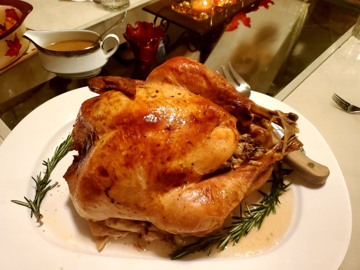 BakingwBeulah's tweet photo. Turkey time! I think this is the best turkey I've ever made. https://t.co/c2JtpA52Da