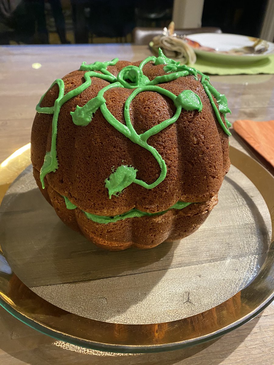 roserock99's tweet photo. 8 years of pumpkin goodness. Have a safe and healthy thanksgiving! https://t.co/FVoTeYqwUK