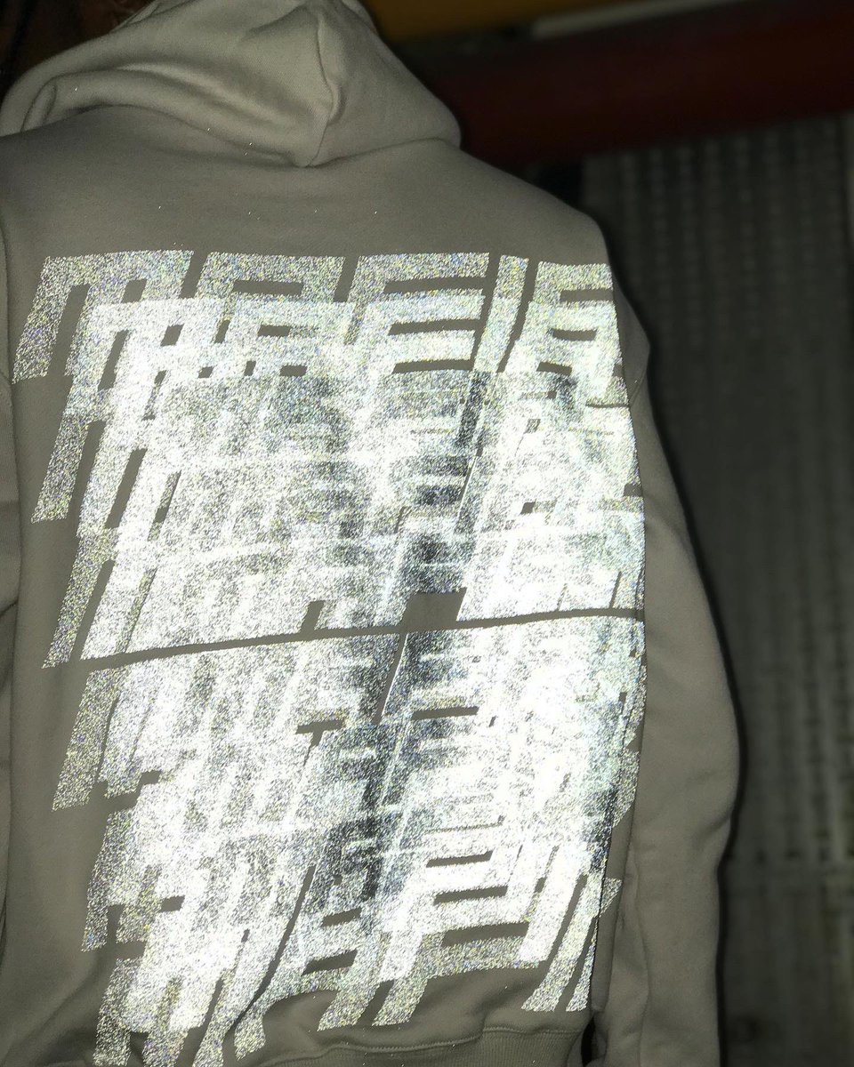 NOW LIVE ON: MAFIASZN.COM 

FREE WORLDWIDE SHIPPING 
HOODIES $85
