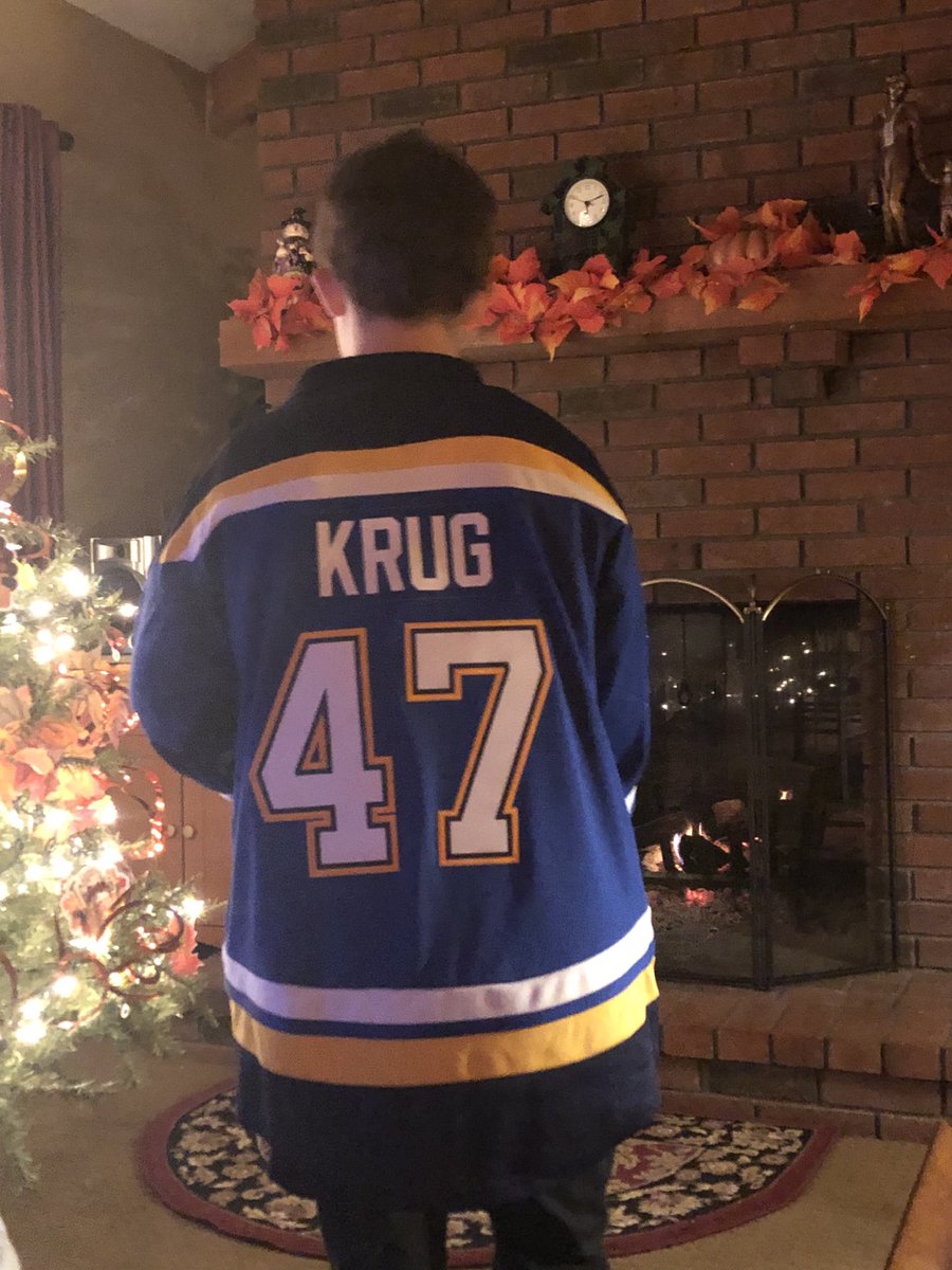 fistbumpkid's tweet photo. Got a special delivery today! Thanks ⁦@ToreyKrug⁩ I love it! Can’t wait to wear it when o watch you play this year! Happy thanksgiving to you and your family! https://t.co/7GuPA3vvGk