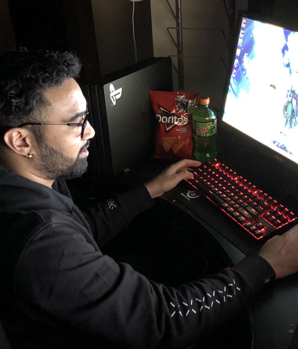 The COD season is here and you know what that means <a href="/DoritosCanada/">Doritos Canada</a> &amp; @dewcanada are partnering up once again to hook you guys up with double XP when you buy specially marked products + you also have the chance to win a FREE PS5!! so go cop some right now 🎮#PlayStationSquad #ad