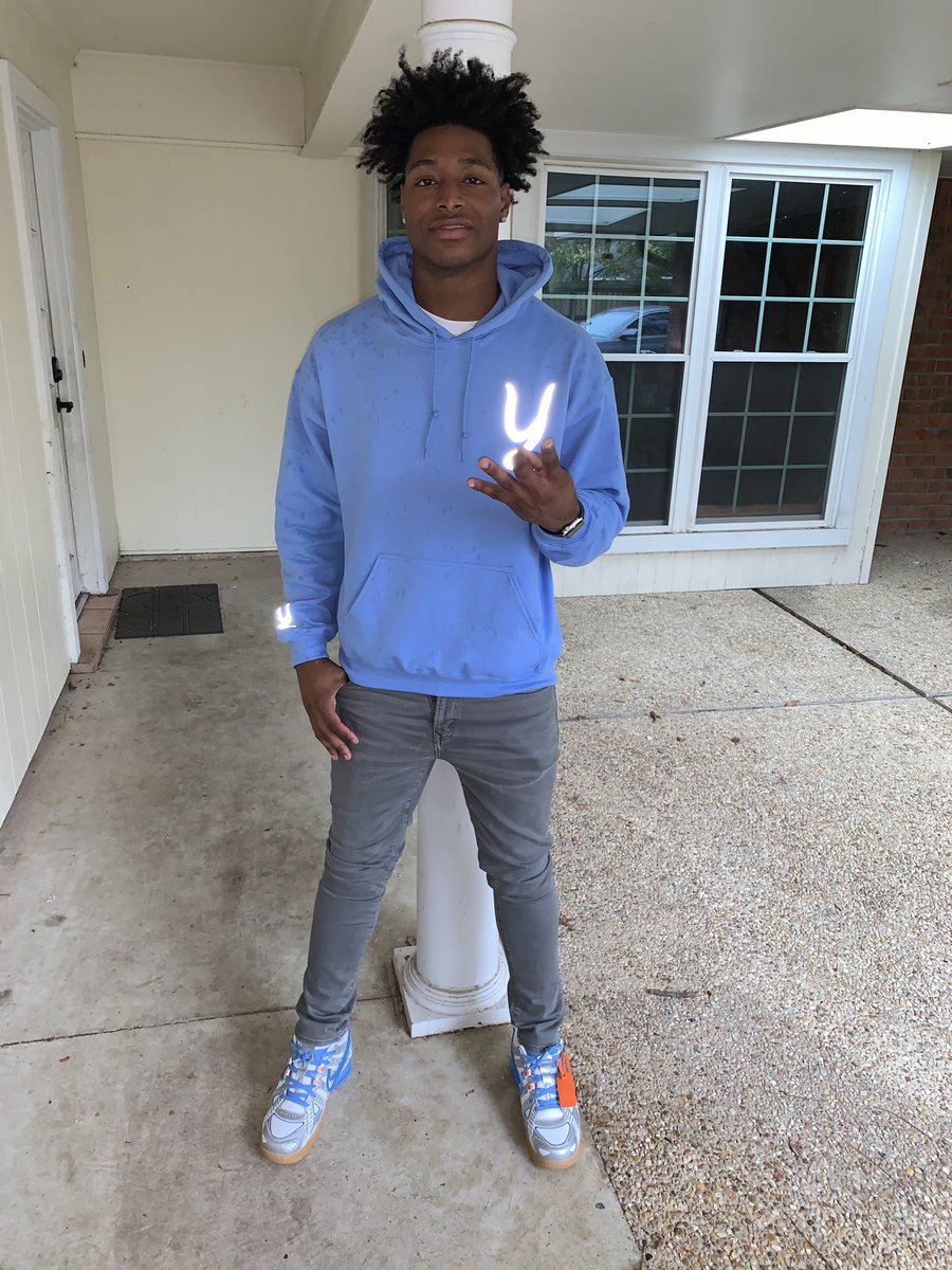 1bbdee's tweet photo. IM SUPER TURNT UP NO ONE CAN TAKE DAT!! #AC32 #LLB5💙 https://t.co/gBMeqYF63l