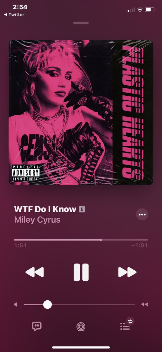 itsjustmeNorman's tweet photo. Best Album Opener ! Miley really knew what she was doing #PLASTICHEARTS #WTFDIK https://t.co/53z3ATgeiB