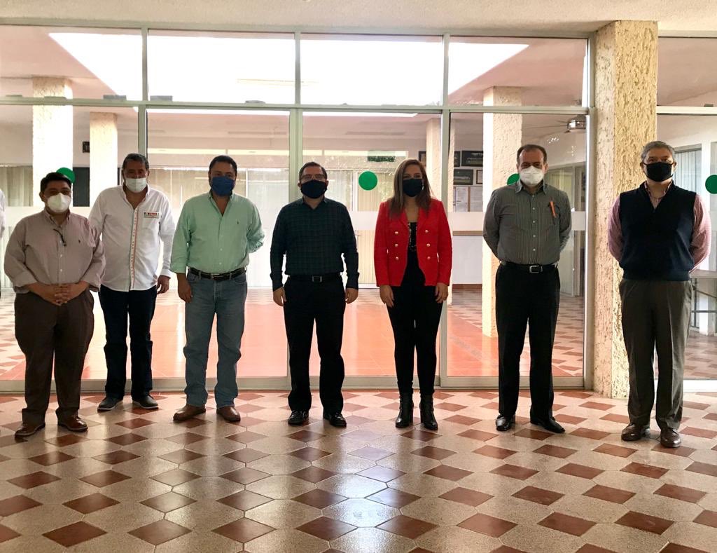 En reunión con integrantes del gremio notarial y la Directora del Archivo General de Notarías, dialogamos sobre las funciones que por Ley tendrán en las elecciones locales de 2021 y sobre la constitución de asociaciones civiles para aspirantes a candidaturas independientes.