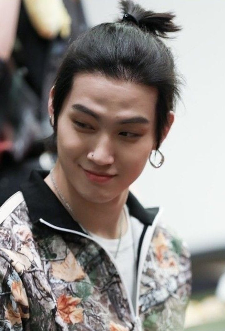 weirdoONE77's tweet photo. #BestAllRounderJB #IGOT7
 #베스트올라운더_제이비축하해 
so proud of him...he's a real artist and deserves all the best 🙏🏼🙏🏼 #JB #jaebeom #GOT7 his music and everything about him is just perfect and special ...thank you #Def #DEFSOUL for everything 
i can't explain in words 💎🙏🏼😢 https://t.co/nuqmp0fGx8