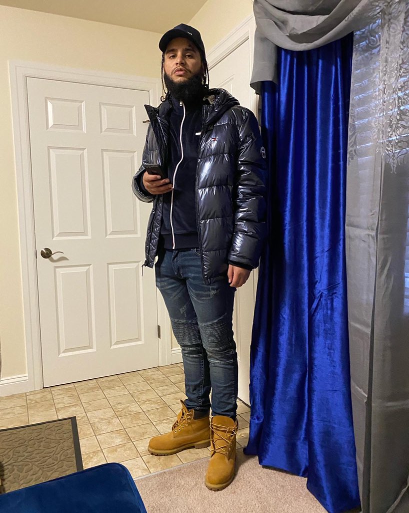 2GLOCKGUAP's tweet photo. I AINT DEAD OR IN JAIL I KNOW MY MOTHA PROUD https://t.co/IQFqvfp4aN