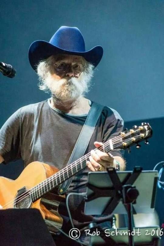 RealitiesH's tweet photo. The nfl lost my attention and my money the year after Colin Kaepernick was not hired. Since then, the only Cowboys I’m aware of is Bob Weir, rhythm guitarist for the grateful dead and many other bands. https://t.co/Wq5NMDS7TX