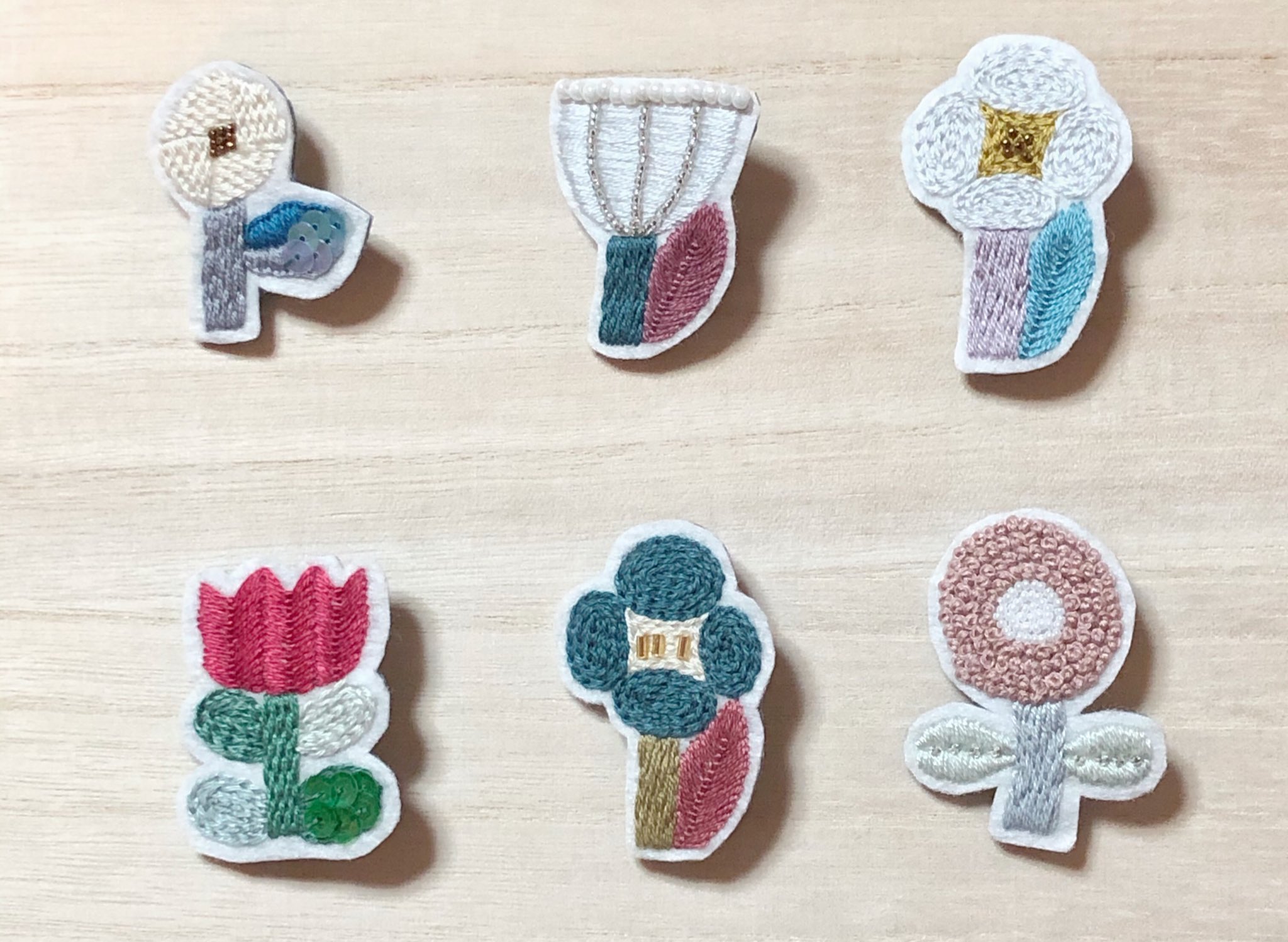 ハンドメイド刺繍ブローチ(359)ツリー