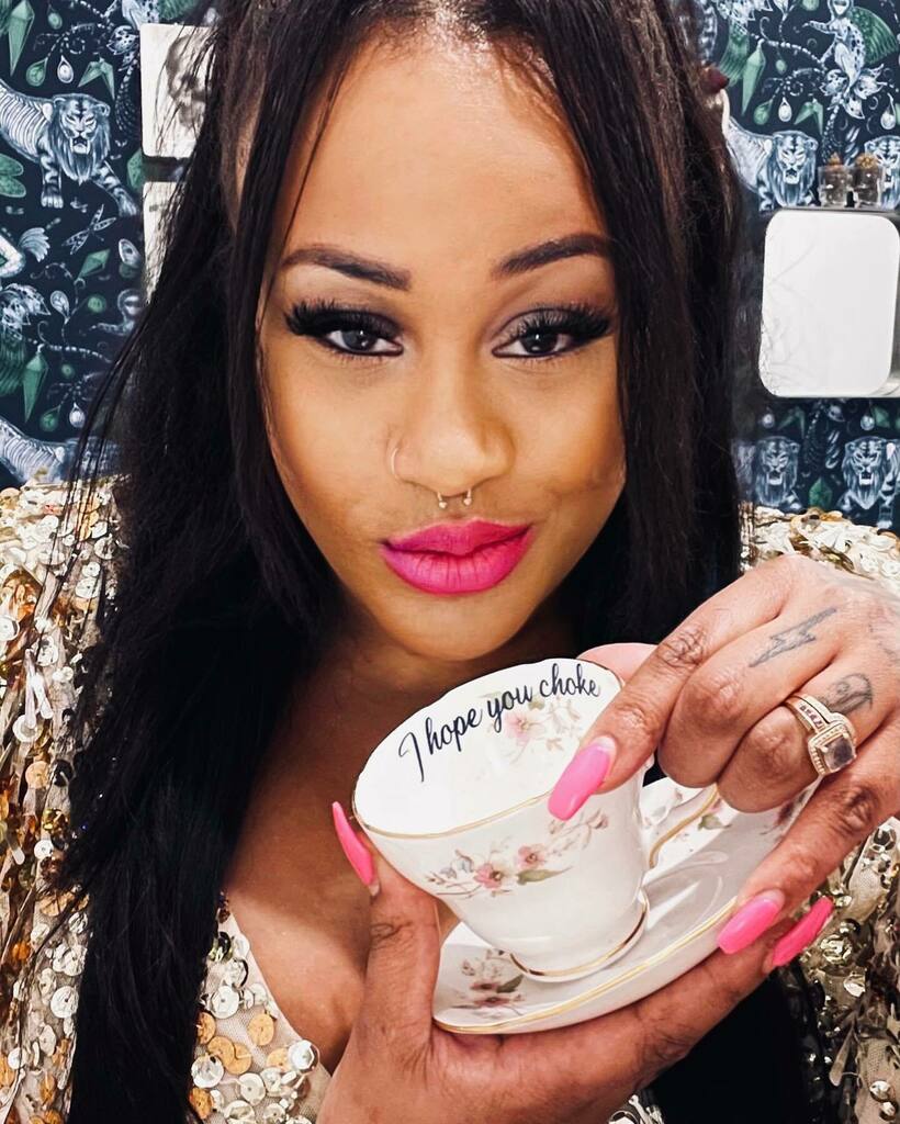heysareta's tweet photo. A message to the few who want to see me fail...
#DopeFriday #sequins #hunny https://t.co/vhQAq26R0U https://t.co/7tjw9LrJph