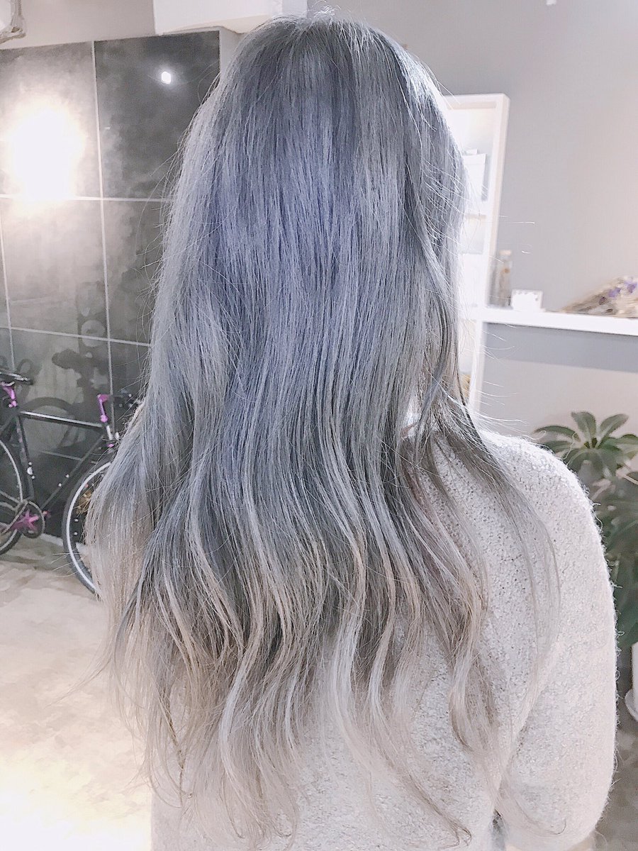 Daiki ブリーチ専門美容師 アッシュグレー 美容師 美容室 美容院 ヘアカラー ブリーチ ブリーチカラー ハイトーン ハイトーンカラー ホワイトシルバー アッシュグレー ホワイトカラー ブリーチ1回 ブリーチ2回 東京 原宿 渋谷 歌舞伎町