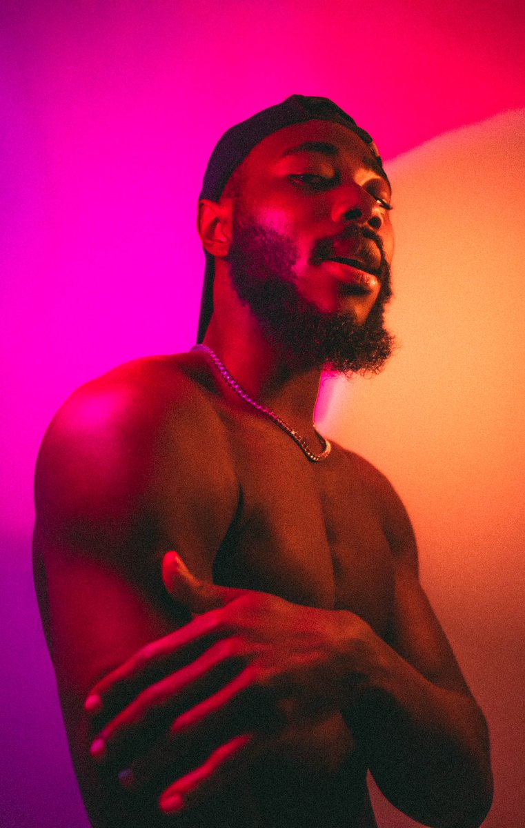 Shillz_TEX's tweet photo. This year has been rough but we still have things to thank God for. 

New Music Out 
#CloudXbyShillzTex
I need all the love I can get 😇

https://t.co/9evQxBqyqB https://t.co/URgydJY5wi