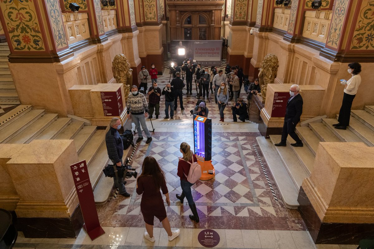 Edu_Robots's tweet image. Команда профессора Дмитрия Тетерюкова, руководителя лаборатории #робототехника и AR/VR в #Сколтех&apos;е, создала робота #UltraBot.

Читайте о преимуществах новинки, которые позволят легко развернуть целый рой роботов edurobots.ru/2020/11/ultrab…

#news #robots #robotics #робот