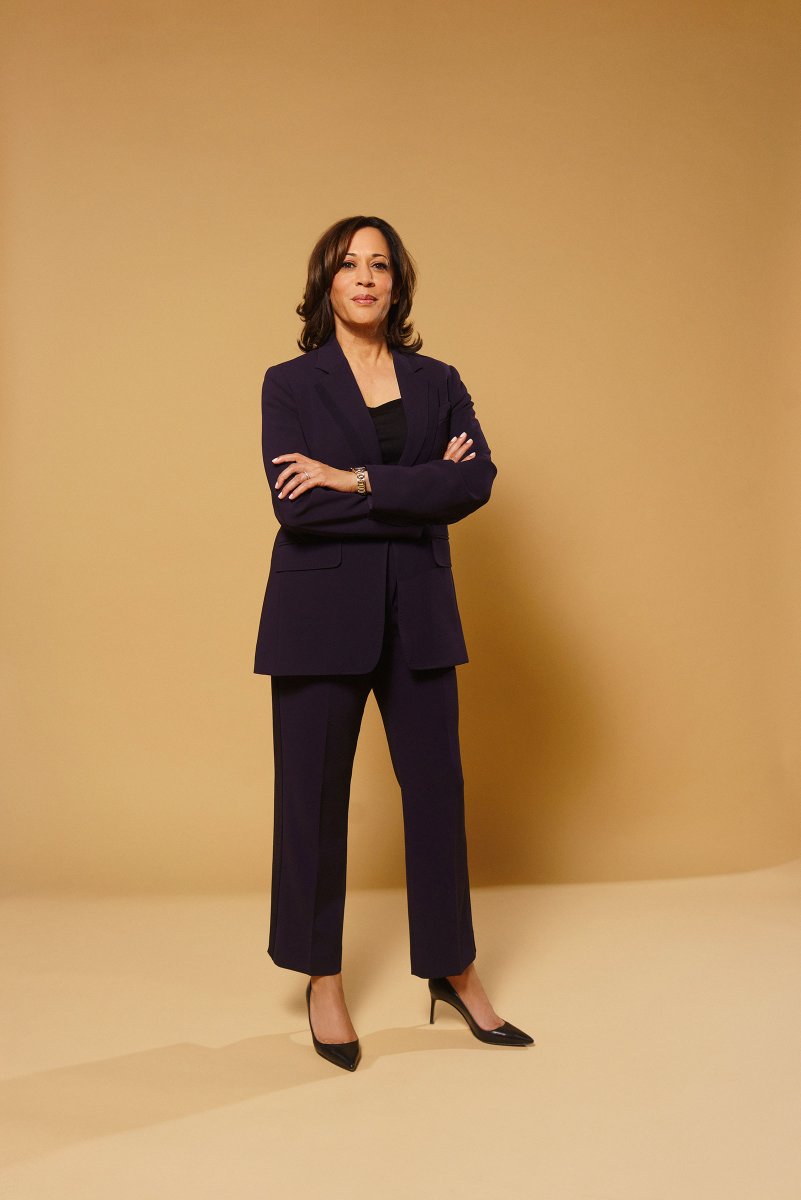 I'm very thankful that Kamala Harris is going to be the new Vice President of the United States of America and that Mike Pence will be leaving office soon! Can't wait! #BidenHarris2020 #KHive #Election2020 #DumpTrump #NeverTrump #EndFascism 🥰👍 https://t.co/RkMrVSmpRm