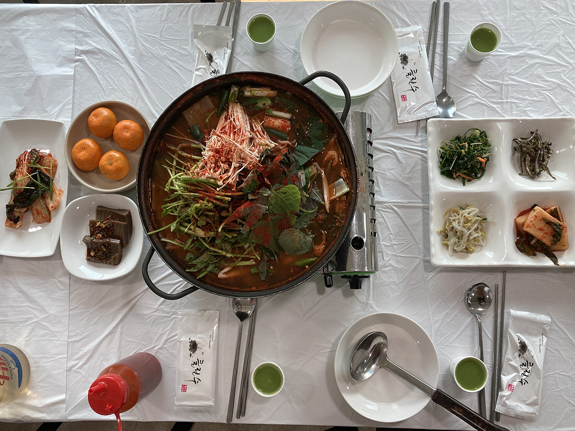 Topgochang's tweet photo. 영양만점 새싹보리를 맛있게 먹을 수 있는
#한반도첫수도밥상🍚🍴 #성송회관

우리 몸의 초록청소부 새싹보리를 팍팍!
쌉쌀한 맛이 일품인 맛있는 #새싹비빔밥 과
얼큰한 #서대탕 으로 마음까지 따뜻하게~❤ https://t.co/dUK0UN8oXG
