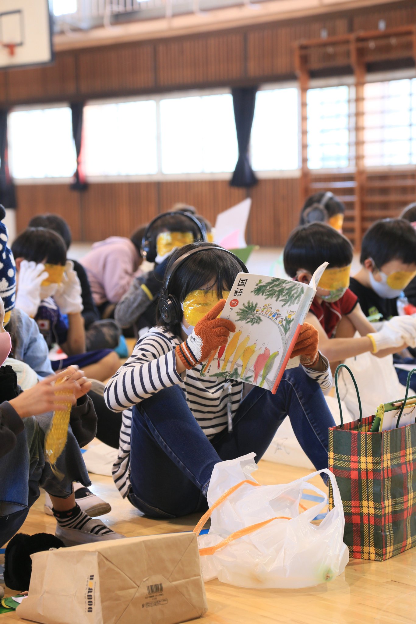 入間市公式ツイッター 宮寺小学校で4年生を対象にした 認知症サポーター養成講座 が開かれました 手作りグッズで高齢者の 疑似体験をしたり 講義では先生たちのリアルな寸劇により 認知症の方への接し方を 入間市公式ツイッター 宮寺小学校で4年生を対象にした 認知症サポーター養成講座 が開かれました 手作りグッズで高齢者の 疑似体験をしたり 講義では先生たちのリアルな寸劇により 認知症の方への接し方を