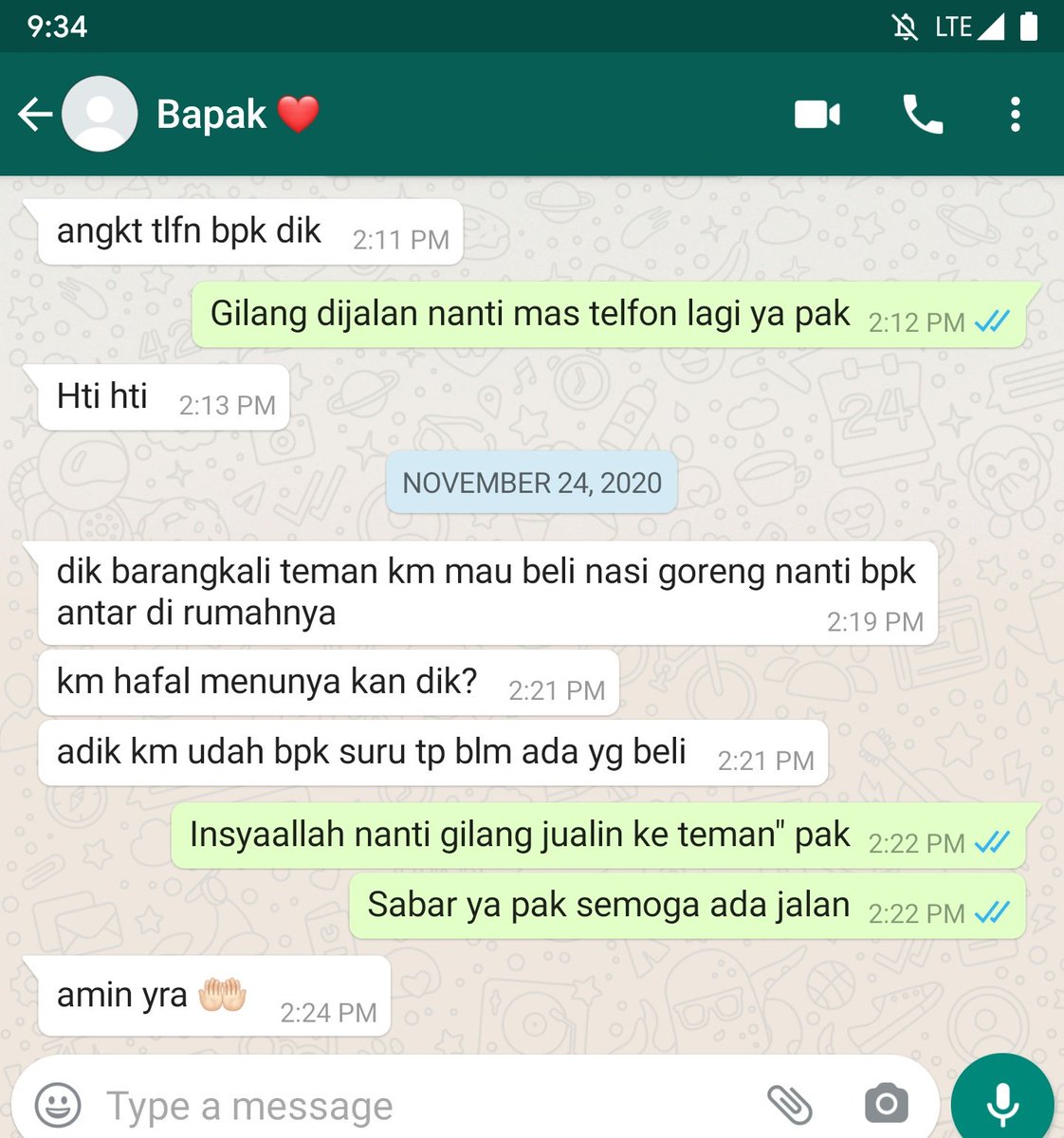 Maaf akhirnya aku pakai "Twitter Please Do Your Magic" 😭😭🙏🙏
Halo semuanya mau ngasih tau ini jualannya bapak aku. Bapak aku tadinya jualan nasgor pinggir jalan loh hehehe sayangnya sekarang sudah tidak sewa tempat, karna