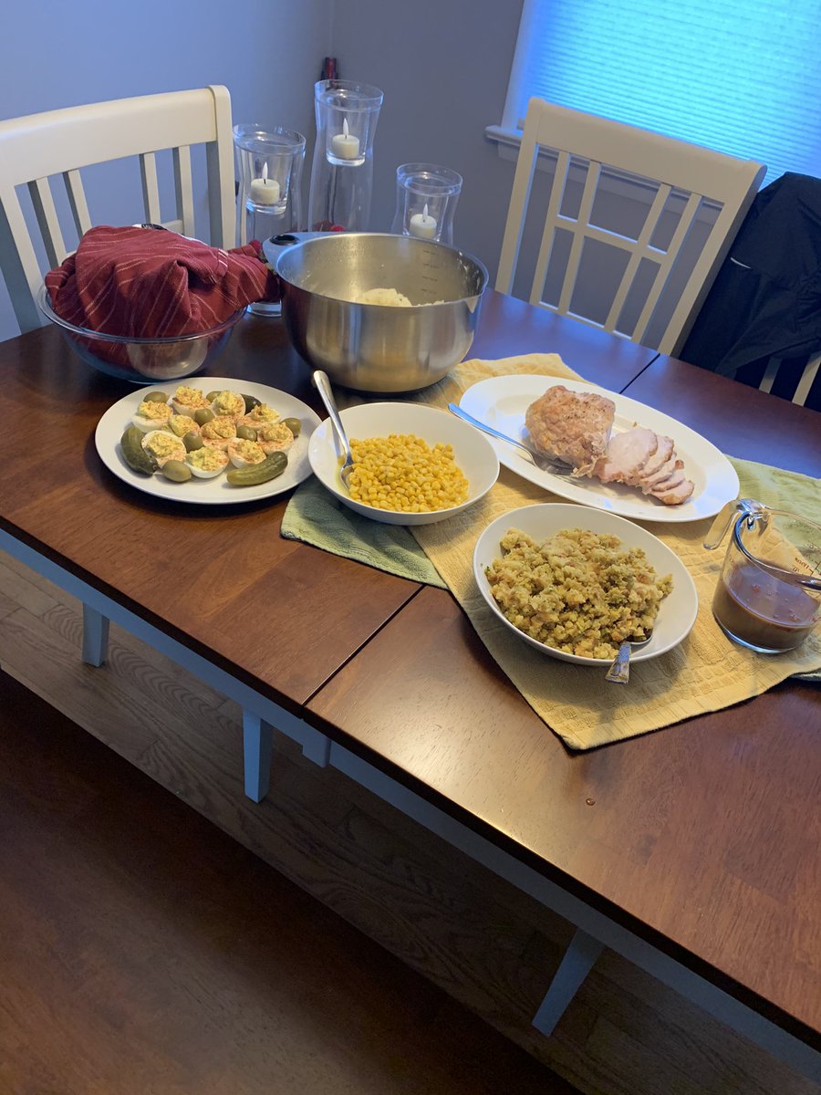 Thanksgiving in the new house done!! Everything was super tasty and now I am ready for a long winters nap 😂
