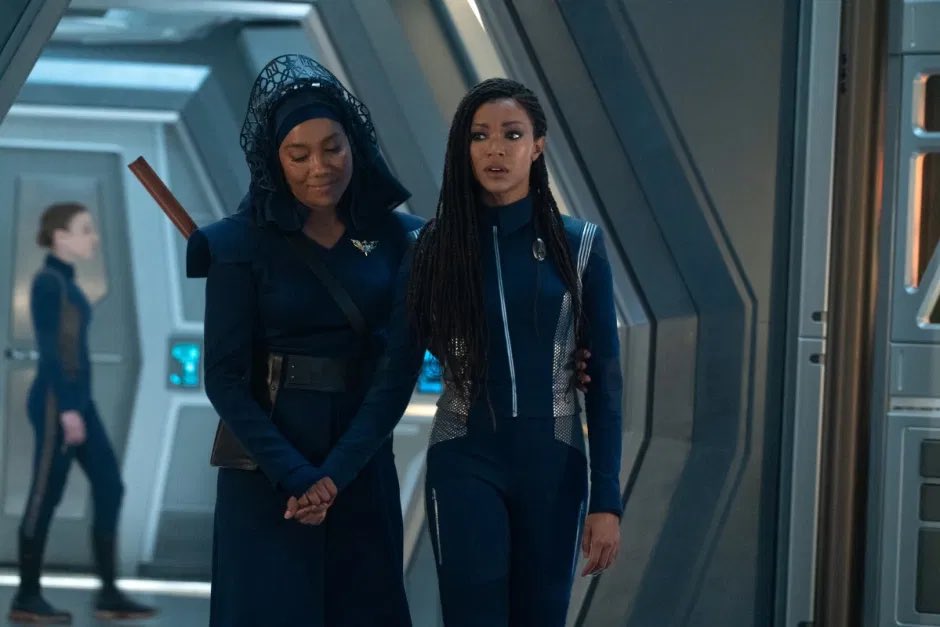 Wait. Burnham and her mom are chummy college buds? 

Is there a TNG-style “Family” episode explaining their relationship? Did I miss that? 🤔
 #StarTrekDiscovery