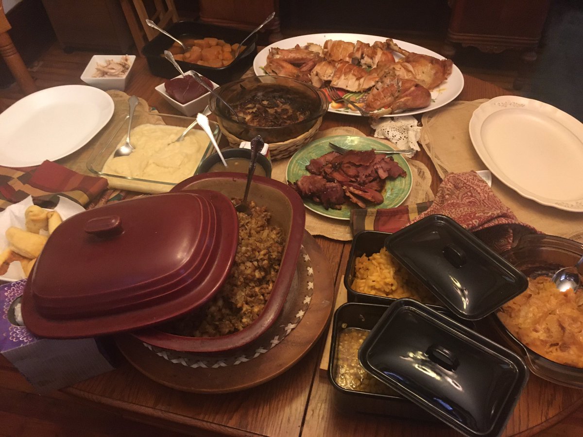 weamsgirl's tweet photo. My husband pulled off a stellar, COVID-safe Thanksgiving, and I am amazed at his superpowers. #mypersonalchef #perfectturkey #spoiled https://t.co/viYVUijBNY