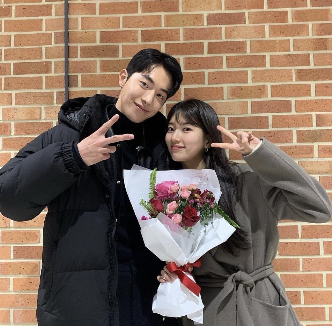 Anna 韓国ドラマwebメディア編集長 ナムジュヒョク ペスジの2人の身長差 とても良い 身長差19cm 187cmと168cm 絶対生でみたら オーラが溢れてるカップルに見えるよね Anna 韓国ドラマwebメディア編集長 ナムジュヒョク ペスジの2人の身長差 とても良い 身長差19cm 187cmと168cm 絶対生でみたら オーラが溢れてるカップルに見えるよね