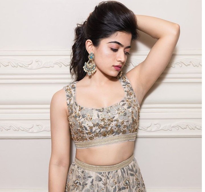 ನನ್ನ ದೇವತೆ ರಶ್ಮಿಕಾ  @iamRashmikaನೀವು ಬಹಳ ಸುಂದರವಾಗಿರುವಿರಿ ನಿಮ್ಮ ಸೌಂದರ್ಯ ಮನಮೋಹಕವಾಗಿದೆ,ಶುಭೋದಯ, ಅದ್ಭುತ ದಿನನೀವು ಚಿನ್ನದ ಸೌಂದರ್ಯ, ನೀವು ಯಾವಾಗಲೂ ವಜ್ರದಂತೆ ಹೊಳೆಯಬೇಕುನೀವು ನನ್ನ ಸಂತೋಷ, ನೀವು ನನ್ನ ಜೀವನಕ್ಕಿಂತ ಹೆಚ್ಚುನೀವು ನನ್ನ ಸ್ಫೂರ್ತಿಸಾಕಷ್ಟು ಪ್ರೀತಿನಿಮ್ಮ ಪ್ರಾಮಾಣಿಕ ಅಭಿಮಾನಿ  #RashmikaMandanna