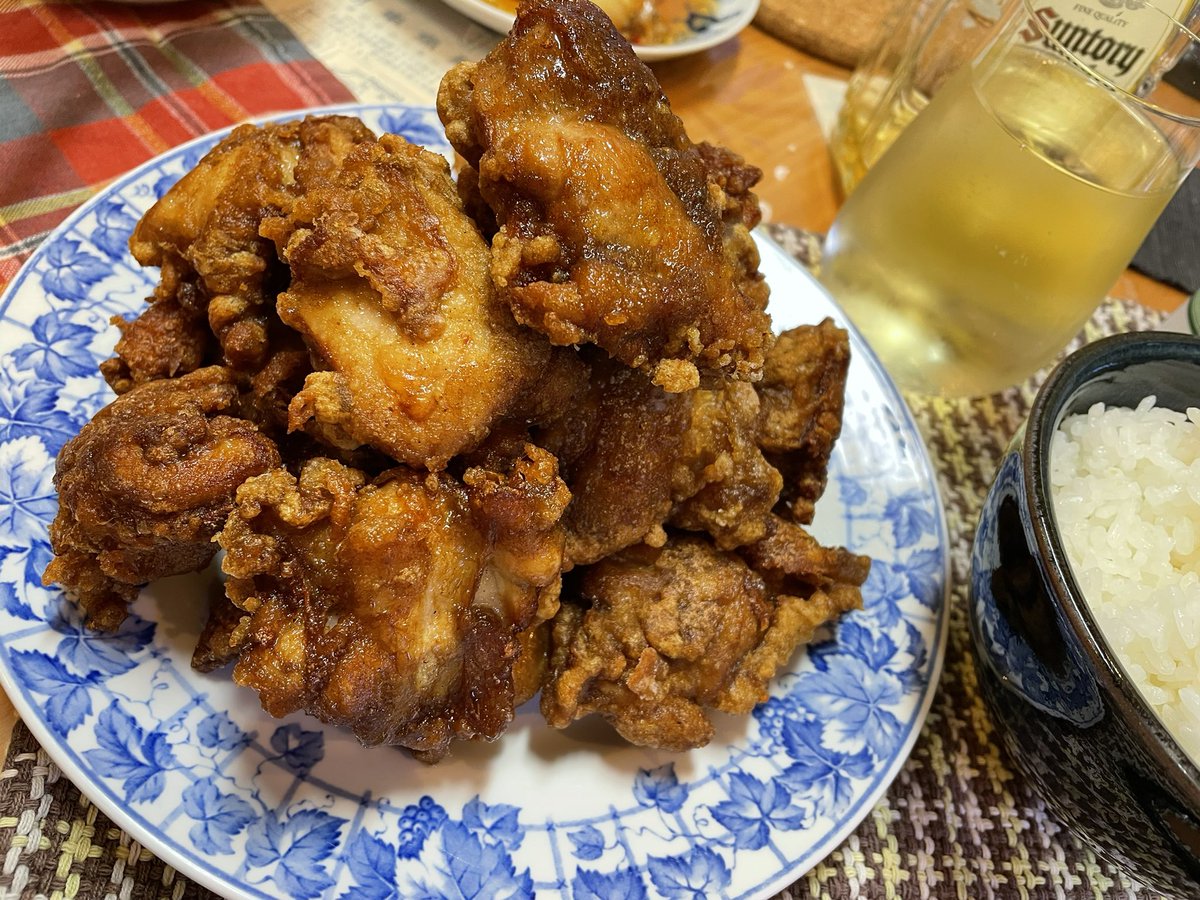 giuliano329's tweet photo. 昨晩はハイカラ✨

唐揚げの下味にカレー粉入れてみた！
スパイシーになってとっても美味しい✨

GABANのカレー粉なかなか減らなかったけどいい使い道見つけた😋

#おうちごはん #Twitter料理部 #料理好きな人と繋がりたい #お腹ペコリン部 #唐揚げ #ハイカラ #ハイボール https://t.co/hVUWmG0E0d